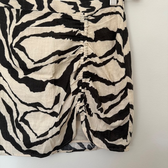 H&M Zebra Print Mini Skirt - Black and Cream - Picture 3 of 9